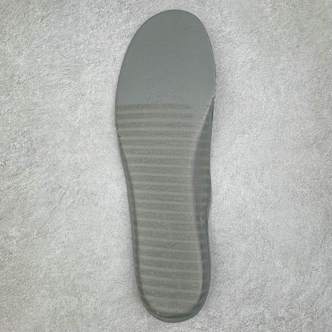 图片[21]-＃纯原 NK Air Force 1 Low \’07 空军一号低帮经典板鞋 CNY蛇年限定 HV5979-130 大厂出品 同步官方全新版本 不规则波浪大底咬花 全鞋电脑针车 工整有序 视觉效果满分 原厂拉帮手法 标准四线 密度针距针孔大小控制到位 原装反口里网布海绵 正确卡色网眼大小 新版鞋撑改用纸团代替 原厂港宝加持完美还原灵魂版型 原盒原配从里到外百分百还原 原厂全头层原厂皮料 原标原盒 内置Sole气垫 中底白色背胶 中底划线 已经无限的接近公司 原厂楦头 原厂刺绣 后跟弧度修正 独家私模 尺码：35.5 36 36.5 37.5 38 38.5 39 40 40.5 41 42 42.5 43 44 44.5 45 46-选品中心