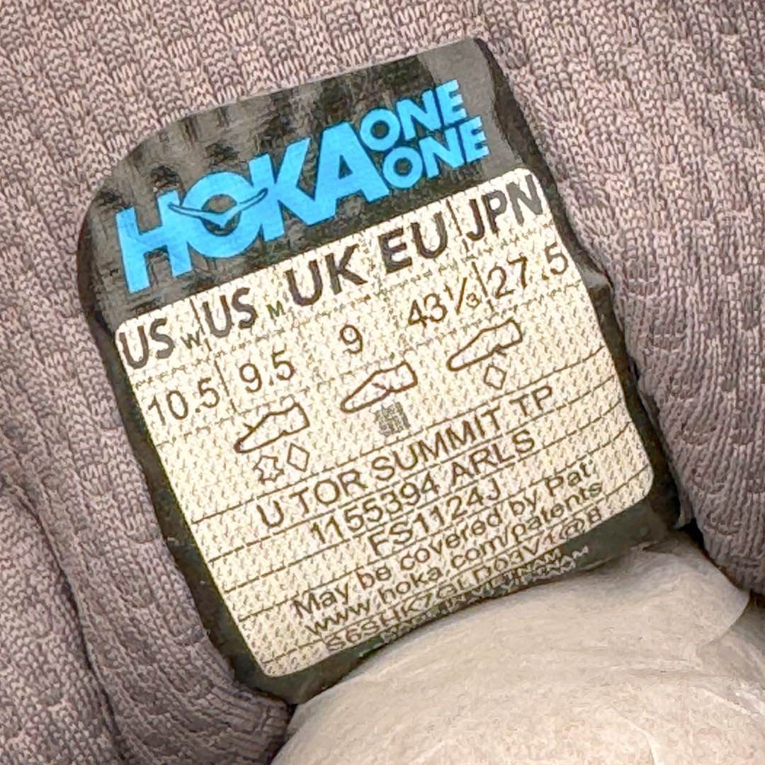 图片[14]-＃纯原 HOKA ONE ONE Tor Uitra Low 托亚潮流户外越野登山功能鞋 鞋款利用机能、户外、复古元素将都市型格与户外机能无缝结合 既能自由穿梭于城市的钢筋水泥之间 也能轻松演绎山系潮流搭配 全粒面皮革结合模压鞋口 提升持久耐穿度 直至鞋头的鞋带设计 舒适灵活的调节 搭配鞋头处HOKA ONE ONE飞翼纹饰 营造了个性十足的张扬气场 Tor Ultra 配备 Vibram® 鞋底与 EVA 和RMAT® 中底 给穿著者最佳的抓地力及舒适性 另外中底的金属摇杆可稳定脚部行程 当走过崎岖山路时依然让脚部得到平稳的感觉 而整对鞋以皮革和耐用尼龙布材打造 与坚固的鞋底相结合 可以牢固地支撑脚部和脚踝 另外外层搭载的Event技术 保持鞋履防水以及鞋内透气作用 尺码：36 36.5 37.5 38 38.5 39 40 40.5 41 42 42.5 43 44 44.5 45-选品中心
