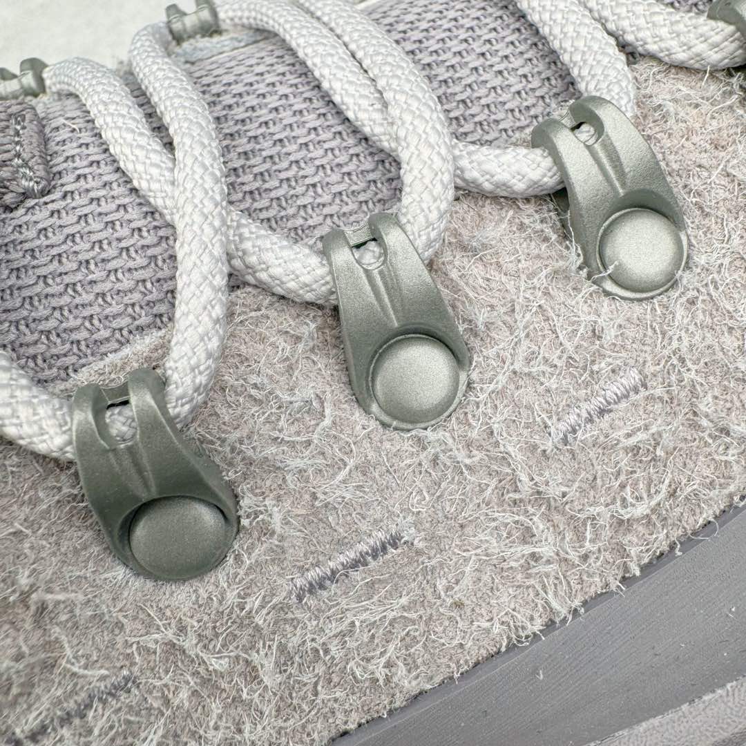 图片[17]-＃纯原 HOKA ONE ONE Tor Uitra Low 托亚潮流户外越野登山功能鞋 鞋款利用机能、户外、复古元素将都市型格与户外机能无缝结合 既能自由穿梭于城市的钢筋水泥之间 也能轻松演绎山系潮流搭配 全粒面皮革结合模压鞋口 提升持久耐穿度 直至鞋头的鞋带设计 舒适灵活的调节 搭配鞋头处HOKA ONE ONE飞翼纹饰 营造了个性十足的张扬气场 Tor Ultra 配备 Vibram® 鞋底与 EVA 和RMAT® 中底 给穿著者最佳的抓地力及舒适性 另外中底的金属摇杆可稳定脚部行程 当走过崎岖山路时依然让脚部得到平稳的感觉 而整对鞋以皮革和耐用尼龙布材打造 与坚固的鞋底相结合 可以牢固地支撑脚部和脚踝 另外外层搭载的Event技术 保持鞋履防水以及鞋内透气作用 尺码：36 36.5 37.5 38 38.5 39 40 40.5 41 42 42.5 43 44 44.5 45-选品中心