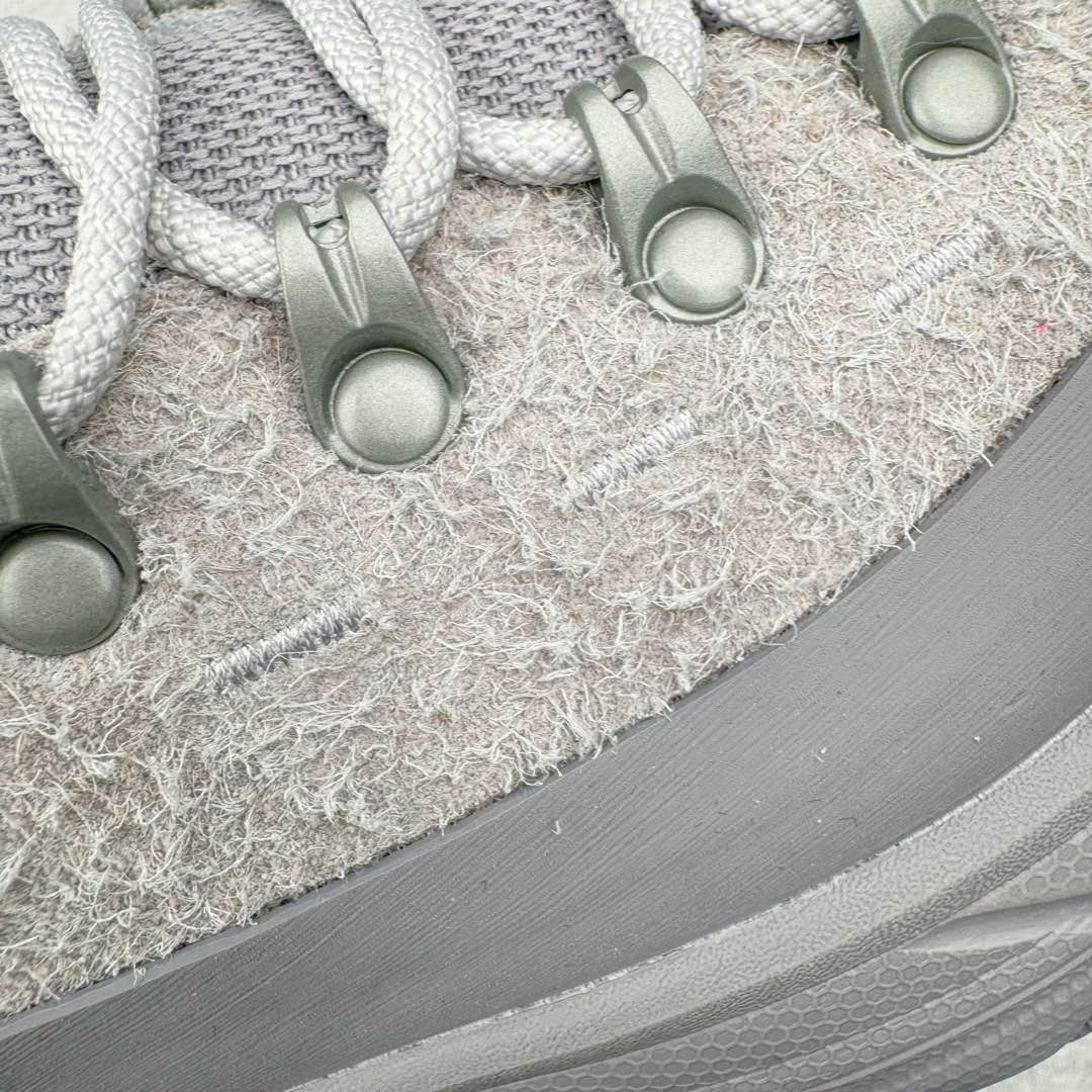 图片[18]-＃纯原 HOKA ONE ONE Tor Uitra Low 托亚潮流户外越野登山功能鞋 鞋款利用机能、户外、复古元素将都市型格与户外机能无缝结合 既能自由穿梭于城市的钢筋水泥之间 也能轻松演绎山系潮流搭配 全粒面皮革结合模压鞋口 提升持久耐穿度 直至鞋头的鞋带设计 舒适灵活的调节 搭配鞋头处HOKA ONE ONE飞翼纹饰 营造了个性十足的张扬气场 Tor Ultra 配备 Vibram® 鞋底与 EVA 和RMAT® 中底 给穿著者最佳的抓地力及舒适性 另外中底的金属摇杆可稳定脚部行程 当走过崎岖山路时依然让脚部得到平稳的感觉 而整对鞋以皮革和耐用尼龙布材打造 与坚固的鞋底相结合 可以牢固地支撑脚部和脚踝 另外外层搭载的Event技术 保持鞋履防水以及鞋内透气作用 尺码：36 36.5 37.5 38 38.5 39 40 40.5 41 42 42.5 43 44 44.5 45-选品中心