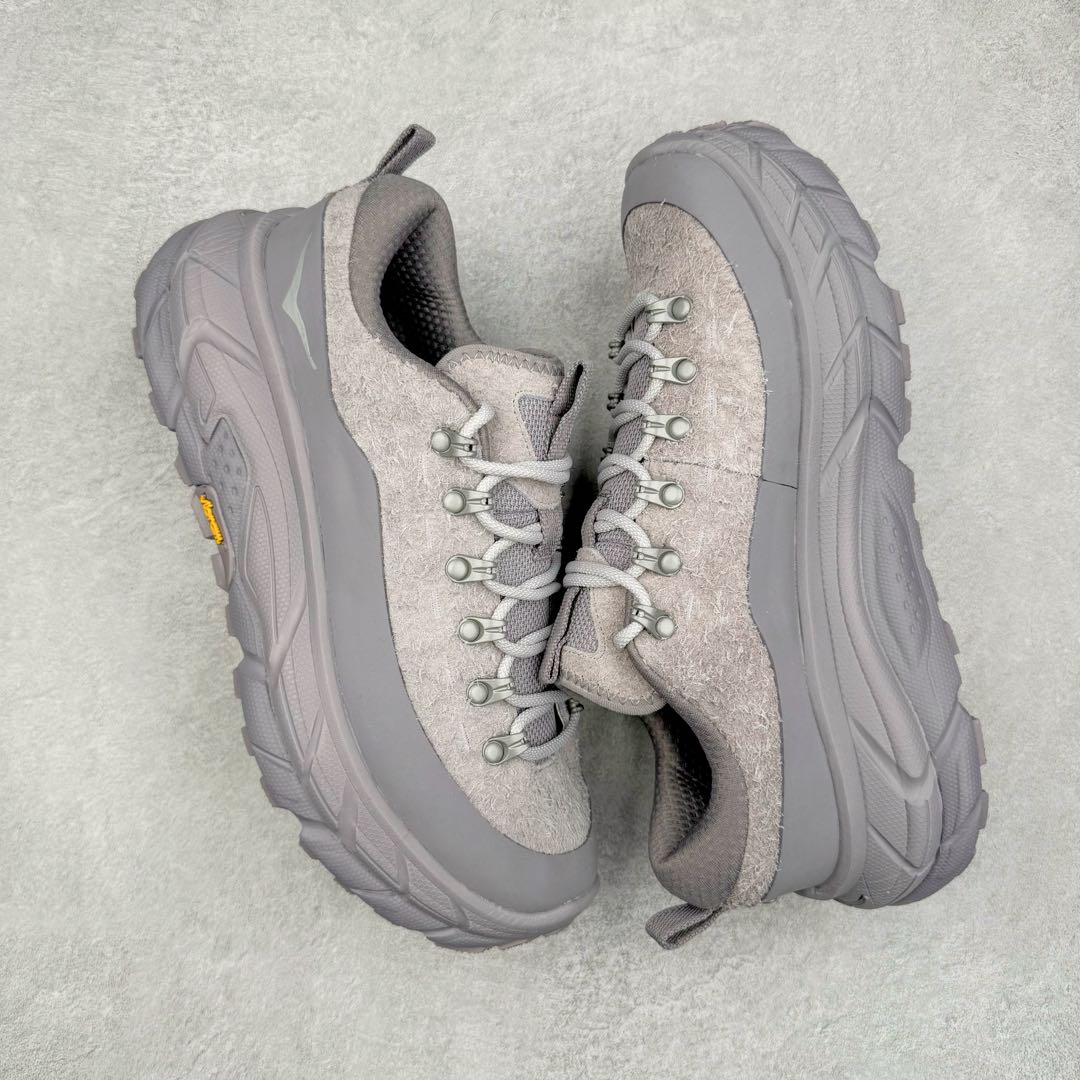 图片[3]-＃纯原 HOKA ONE ONE Tor Uitra Low 托亚潮流户外越野登山功能鞋 鞋款利用机能、户外、复古元素将都市型格与户外机能无缝结合 既能自由穿梭于城市的钢筋水泥之间 也能轻松演绎山系潮流搭配 全粒面皮革结合模压鞋口 提升持久耐穿度 直至鞋头的鞋带设计 舒适灵活的调节 搭配鞋头处HOKA ONE ONE飞翼纹饰 营造了个性十足的张扬气场 Tor Ultra 配备 Vibram® 鞋底与 EVA 和RMAT® 中底 给穿著者最佳的抓地力及舒适性 另外中底的金属摇杆可稳定脚部行程 当走过崎岖山路时依然让脚部得到平稳的感觉 而整对鞋以皮革和耐用尼龙布材打造 与坚固的鞋底相结合 可以牢固地支撑脚部和脚踝 另外外层搭载的Event技术 保持鞋履防水以及鞋内透气作用 尺码：36 36.5 37.5 38 38.5 39 40 40.5 41 42 42.5 43 44 44.5 45-选品中心