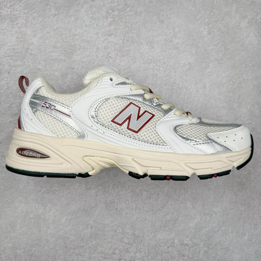 New Balance NB530 新百伦复古透气跑步鞋 抛弃过往以皮革为主的人气轮廓 以极具复古风范的跑鞋外观呈现 设计上全鞋以简约清爽的纯白色作基底 鞋身覆盖大面积织物网眼材质 并于鞋头、鞋带孔眼片等细节处点缀对比鲜明的反光银镀层凸显 鞋舌、侧身等位置则辅以一贯的「N」字标志和品牌徽标彰显身份 最后通过搭载的 ABZORB 缓震中底完善整体造型 尺码：36 37 37.5 38 38.5 39 40 40.5 41 42 42.5 43 44 45-选品中心
