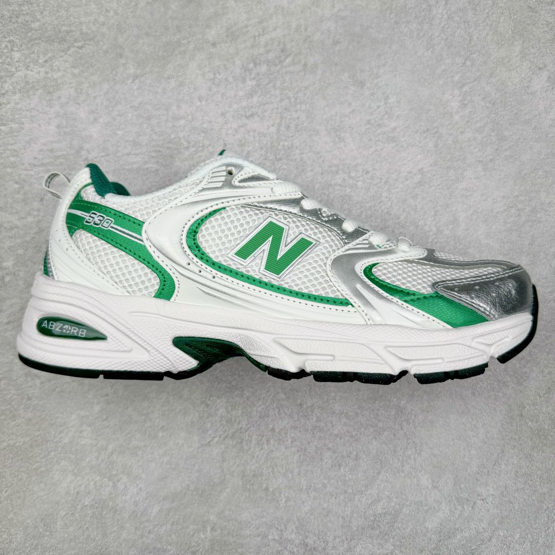 图片[6]-New Balance NB530 新百伦复古透气跑步鞋 抛弃过往以皮革为主的人气轮廓 以极具复古风范的跑鞋外观呈现 设计上全鞋以简约清爽的纯白色作基底 鞋身覆盖大面积织物网眼材质 并于鞋头、鞋带孔眼片等细节处点缀对比鲜明的反光银镀层凸显 鞋舌、侧身等位置则辅以一贯的「N」字标志和品牌徽标彰显身份 最后通过搭载的 ABZORB 缓震中底完善整体造型 尺码：36 37 37.5 38 38.5 39 40 40.5 41 42 42.5 43 44 45-选品中心