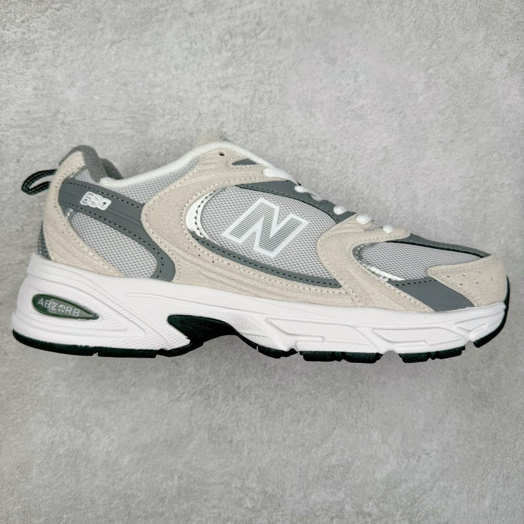 图片[7]-New Balance NB530 新百伦复古透气跑步鞋 抛弃过往以皮革为主的人气轮廓 以极具复古风范的跑鞋外观呈现 设计上全鞋以简约清爽的纯白色作基底 鞋身覆盖大面积织物网眼材质 并于鞋头、鞋带孔眼片等细节处点缀对比鲜明的反光银镀层凸显 鞋舌、侧身等位置则辅以一贯的「N」字标志和品牌徽标彰显身份 最后通过搭载的 ABZORB 缓震中底完善整体造型 尺码：36 37 37.5 38 38.5 39 40 40.5 41 42 42.5 43 44 45-选品中心