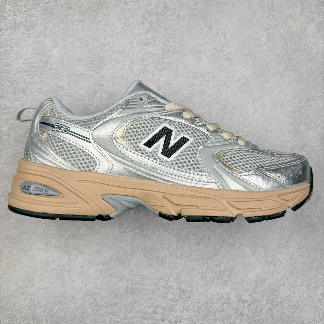 图片[4]-New Balance NB530 新百伦复古透气跑步鞋 抛弃过往以皮革为主的人气轮廓 以极具复古风范的跑鞋外观呈现 设计上全鞋以简约清爽的纯白色作基底 鞋身覆盖大面积织物网眼材质 并于鞋头、鞋带孔眼片等细节处点缀对比鲜明的反光银镀层凸显 鞋舌、侧身等位置则辅以一贯的「N」字标志和品牌徽标彰显身份 最后通过搭载的 ABZORB 缓震中底完善整体造型 尺码：36 37 37.5 38 38.5 39 40 40.5 41 42 42.5 43 44 45-选品中心