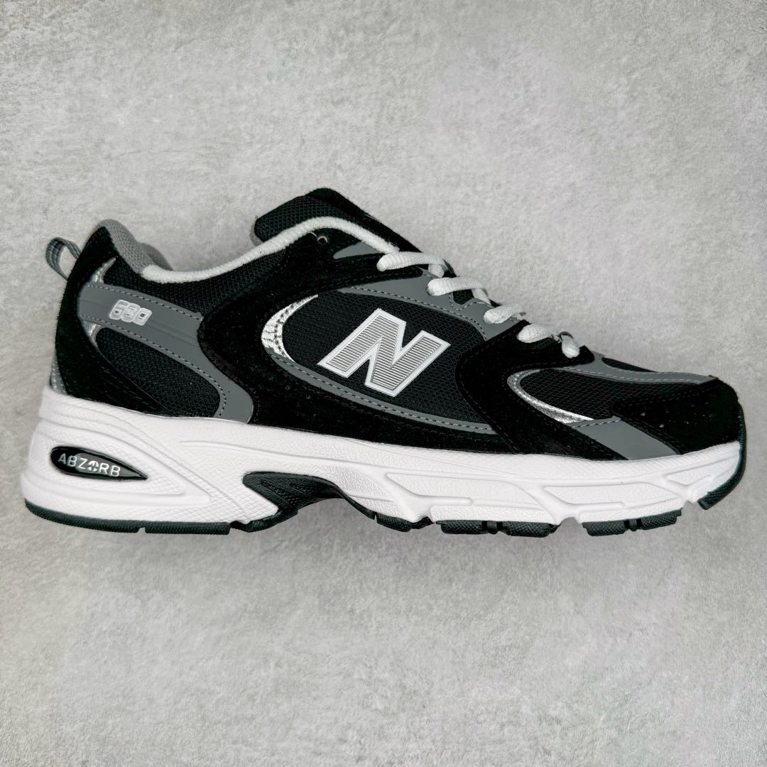 图片[5]-New Balance NB530 新百伦复古透气跑步鞋 抛弃过往以皮革为主的人气轮廓 以极具复古风范的跑鞋外观呈现 设计上全鞋以简约清爽的纯白色作基底 鞋身覆盖大面积织物网眼材质 并于鞋头、鞋带孔眼片等细节处点缀对比鲜明的反光银镀层凸显 鞋舌、侧身等位置则辅以一贯的「N」字标志和品牌徽标彰显身份 最后通过搭载的 ABZORB 缓震中底完善整体造型 尺码：36 37 37.5 38 38.5 39 40 40.5 41 42 42.5 43 44 45-选品中心