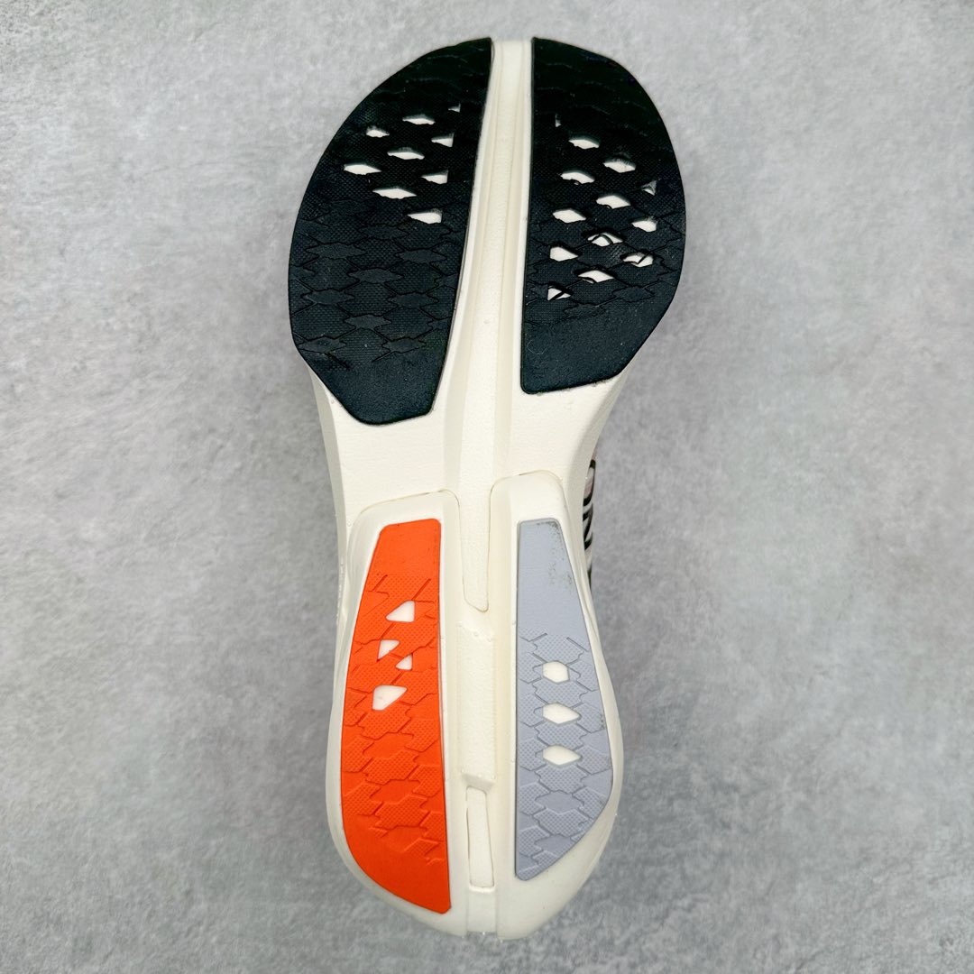 图片[9]-On昂跑 运动品牌 开创于2010年 缓震着陆、强效回弹、轻柔质感的设计构思始终是ON研制关键 与此同时基于“为全球提供革新性的跑步感受”信念 陆续推出了多款跑鞋及其以专业运动人体跑步工程学为设计关键的功能性跑步服饰设备 让跑者不费力气地畅快畅跑 尺码：36 36.5 37.5 38 38.5 39 40 40.5 41 42 42.5 43 44 44.5 45-选品中心