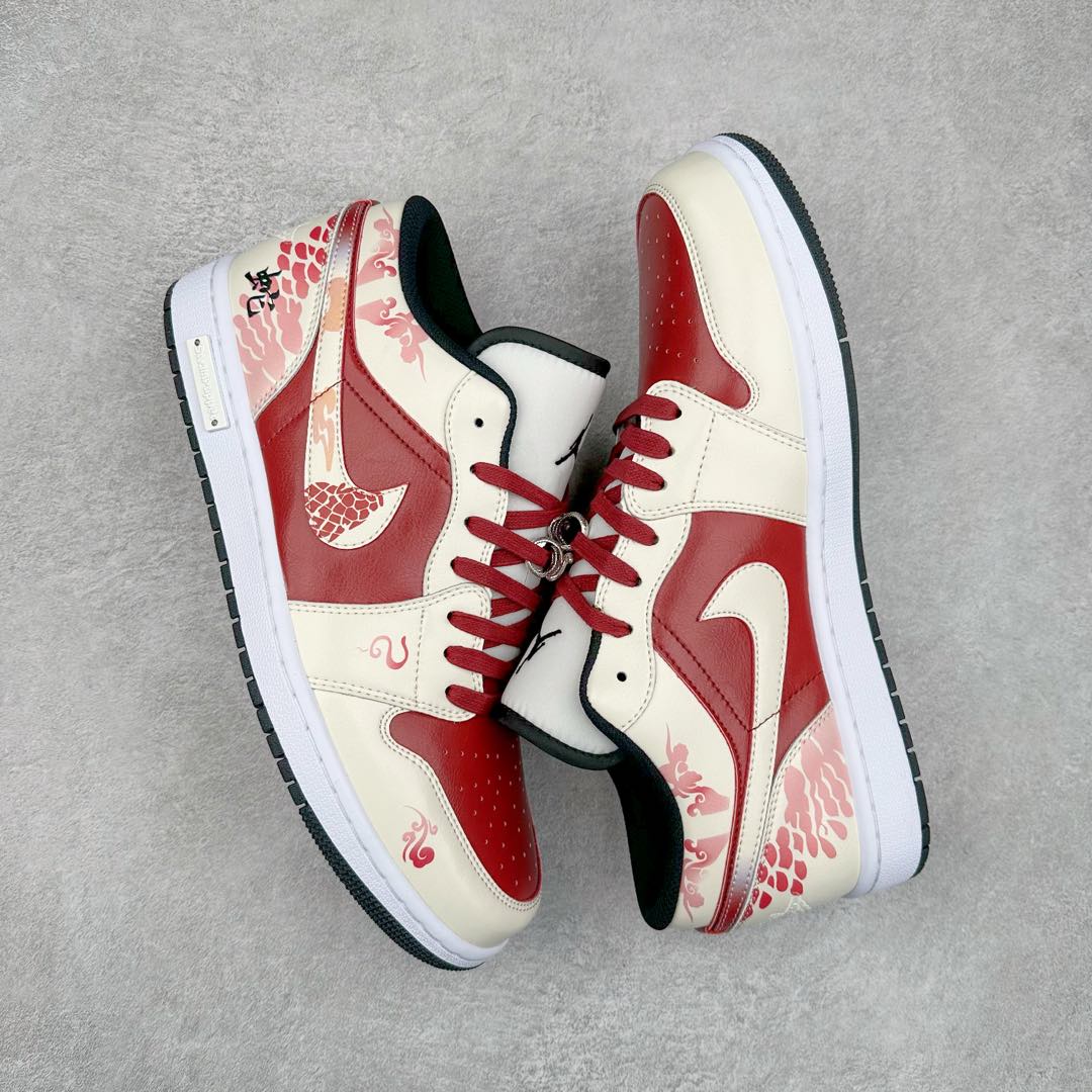 图片[3]-Air Jordan AJ1 Low 低帮定制 蛇年限定 553558-132 原厂内置气垫魔块 A模大底 头层小牛皮 鞋舌AJ原厂专用牛津布+AJ专用反口珍珠布+原厂无杂质高弹内里海棉+特殊封边弹力鞋带 尺码：36 36.5 37.5 38 38.5 39 40 40.5 41 42 42.5 43 44 44.5 45 46 47.5-选品中心