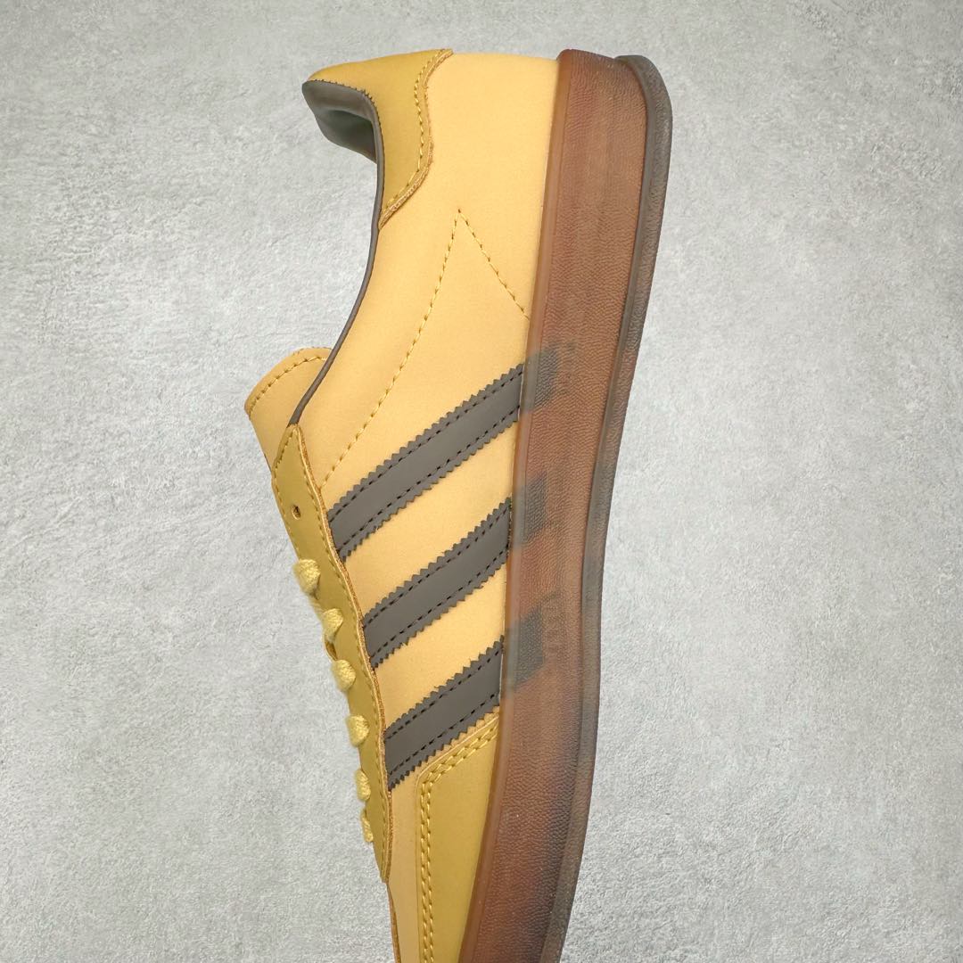 图片[7]-AD Gazelle Indoor Trainers 羚羊内训系列低帮复古百搭休闲运动德训风板鞋 90年代经典的复刻版！自60年代以足球训练鞋面世以来,Gazelle就以其经典设计席卷全球。1991年版本的复刻,再造经典Gazelle。采用皮革打造,搭配浊色细节,让这款经典更加简约。尺码：36 36⅔ 37⅓ 38 38⅔ 39⅓ 40 40⅔ 41⅓ 42 42⅔ 43⅓ 44 45-选品中心
