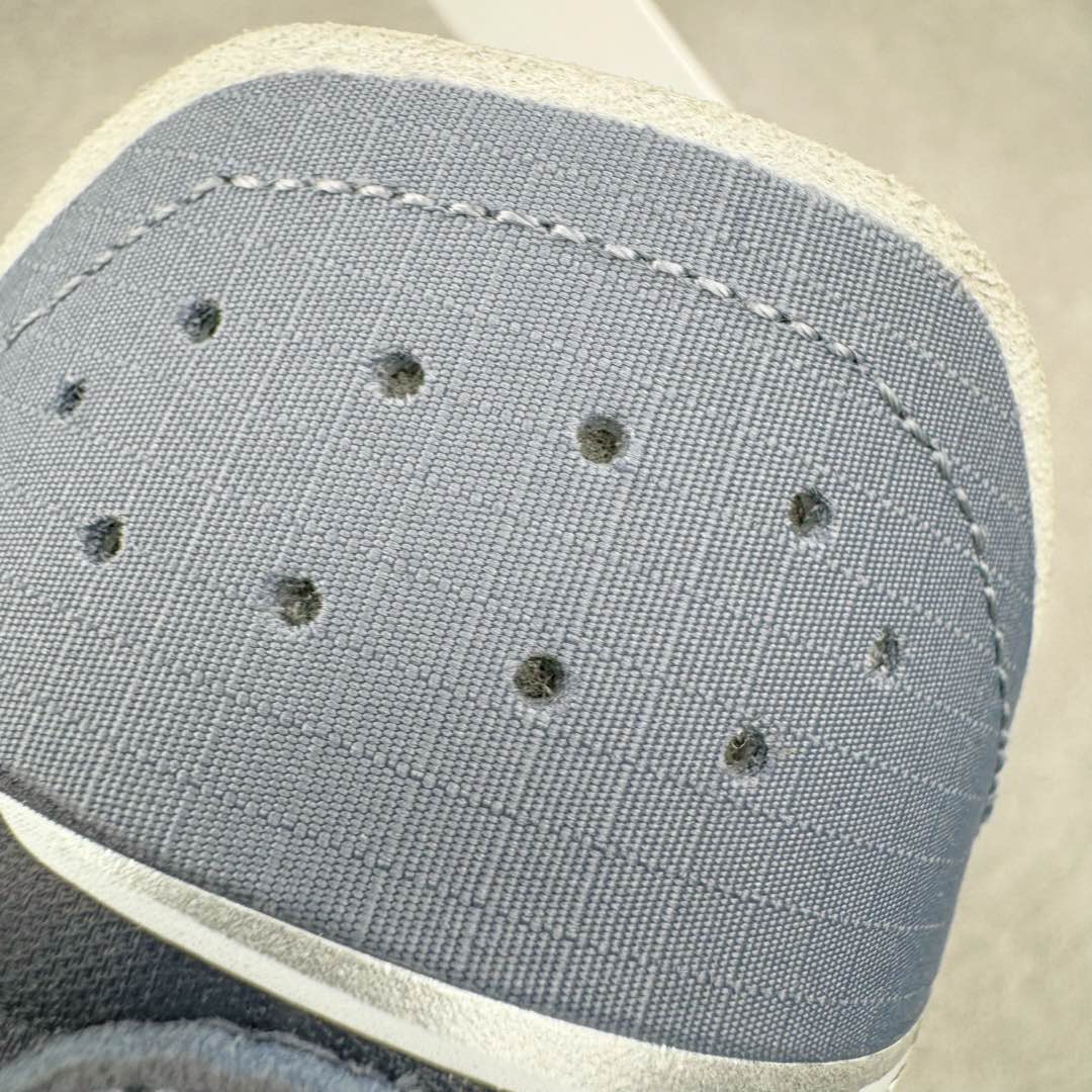 图片[17]-＃灭世/Max NK Air Zoom G.T.Cut 3 EP 实战系列篮球鞋 DV2918-400 全新GT Cut 3.0 全掌搭载了 ZoomX 泡棉 使得整双鞋在缓震表现上可谓相当优秀 拥有着顶级科技配置的同时 颜值设计也非常可观 整体鞋型仍然保留了前低后高的设计 G.T. Cut 传统的突进极速突破的感觉 鞋头麂皮材质和 NK Flywire 飞线工艺 相对来说包裹感更好了 必备的TPU 支撑片 两侧 Swoosh 的透气孔设计 起到散热透气的作用 鞋舌采用类似跑鞋的半开叉式设计 搭配鞋带既可以提升包裹感 又降低了运动中鞋舌乱跑的可能性 鞋子内里填充相当厚实 避免掉跟 尺码：39 40 40.5 41 42 42.5 43 44 44.5 45 46-选品中心