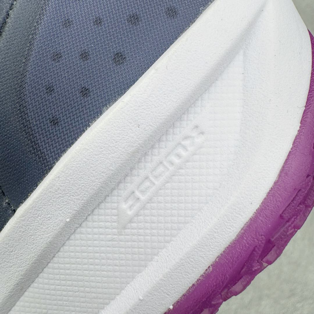 图片[19]-＃灭世/Max NK Air Zoom G.T.Cut 3 EP 实战系列篮球鞋 DV2918-400 全新GT Cut 3.0 全掌搭载了 ZoomX 泡棉 使得整双鞋在缓震表现上可谓相当优秀 拥有着顶级科技配置的同时 颜值设计也非常可观 整体鞋型仍然保留了前低后高的设计 G.T. Cut 传统的突进极速突破的感觉 鞋头麂皮材质和 NK Flywire 飞线工艺 相对来说包裹感更好了 必备的TPU 支撑片 两侧 Swoosh 的透气孔设计 起到散热透气的作用 鞋舌采用类似跑鞋的半开叉式设计 搭配鞋带既可以提升包裹感 又降低了运动中鞋舌乱跑的可能性 鞋子内里填充相当厚实 避免掉跟 尺码：39 40 40.5 41 42 42.5 43 44 44.5 45 46-选品中心