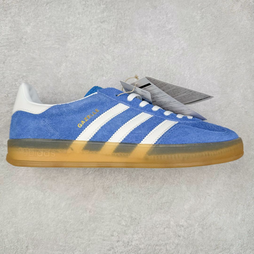 AD Gazelle Indoor Trainers 羚羊内训系列低帮复古百搭休闲运动德训风板鞋 90年代经典的复刻版！自60年代以足球训练鞋面世以来,Gazelle就以其经典设计席卷全球。1991年版本的复刻,再造经典Gazelle。采用皮革打造,搭配浊色细节,让这款经典更加简约。尺码：36 36⅔ 37⅓ 38 38⅔ 39⅓ 40 40⅔ 41⅓ 42 42⅔ 43⅓ 44 45-选品中心