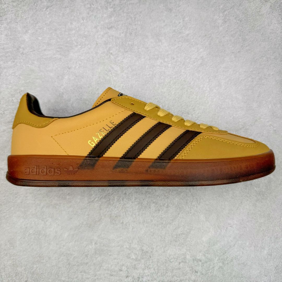 AD Gazelle Indoor Trainers 羚羊内训系列低帮复古百搭休闲运动德训风板鞋 90年代经典的复刻版!自60年代以足球训练鞋面世以来,Gazelle就以其经典设计席卷全球。1991年版本的复刻,再造经典Gazelle。采用皮革打造,搭配浊色细节,让这款经典更加简约。尺码:36 36⅔ 37⅓ 38 38⅔ 39⅓ 40 40⅔ 41⅓ 42 42⅔ 43⅓ 44 45-选品中心