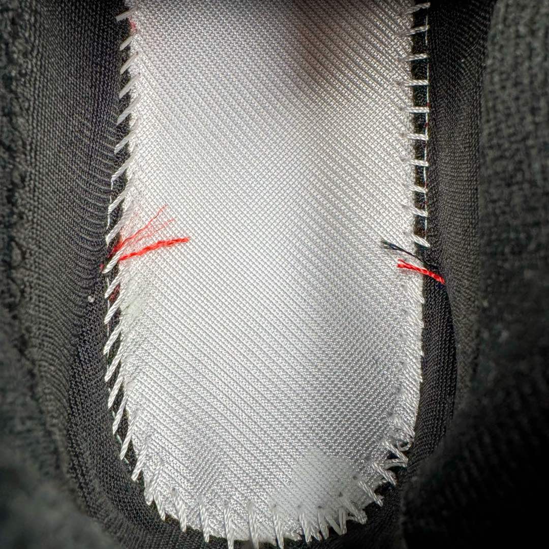 图片[16]-AD Harden Vol. 8 哈登八代签名篮球鞋 IE2696 采用了“袜套式”设计，在十多年前这一设计极为风靡，将帅气和简洁融为一体。现在Harden Vol. 8将袜套鞋领重新拾起，并配合内靴，易穿脱且包裹佳。泪滴形EVA结构骨架提供横向支持和快速移动时的稳定性。全掌JET BOOST科技提供缓震和能量反馈，助你整场保持活力。多向“JH”抓地纹路设计提供优秀抓地力，使球员能够在场上迅速变向、急停或启动，更好地掌控比赛。尺码：40 40.5 41 42 42.5 43 44 44.5 45 46-选品中心