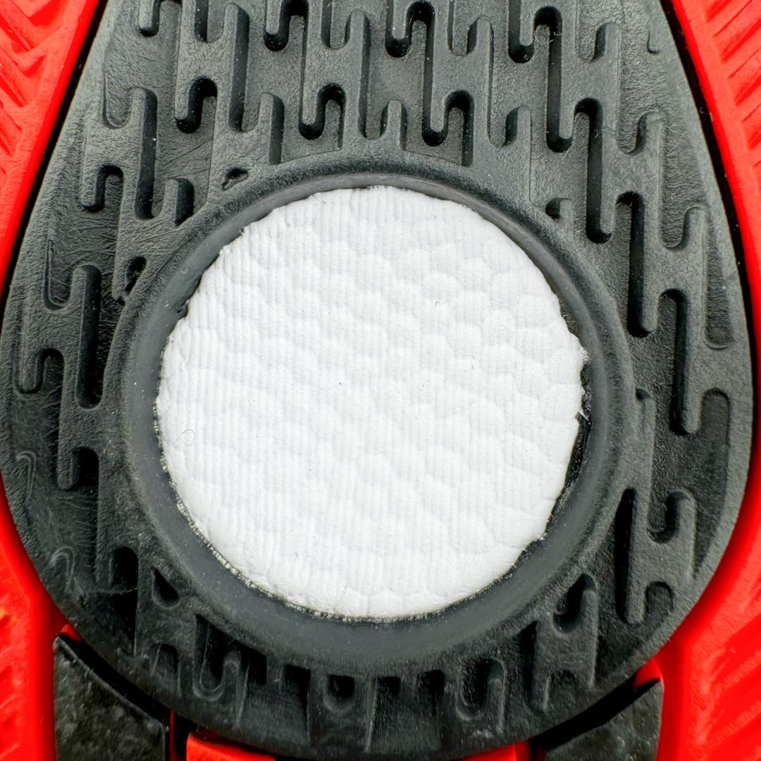 图片[14]-AD Harden Vol. 8 哈登八代签名篮球鞋 IE2696 采用了“袜套式”设计，在十多年前这一设计极为风靡，将帅气和简洁融为一体。现在Harden Vol. 8将袜套鞋领重新拾起，并配合内靴，易穿脱且包裹佳。泪滴形EVA结构骨架提供横向支持和快速移动时的稳定性。全掌JET BOOST科技提供缓震和能量反馈，助你整场保持活力。多向“JH”抓地纹路设计提供优秀抓地力，使球员能够在场上迅速变向、急停或启动，更好地掌控比赛。尺码：40 40.5 41 42 42.5 43 44 44.5 45 46-选品中心