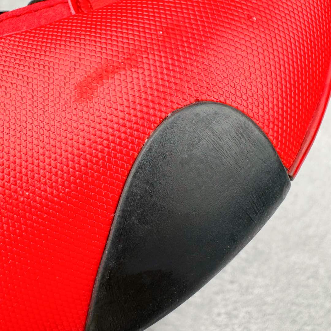 图片[10]-AD Harden Vol. 8 哈登八代签名篮球鞋 IE2696 采用了“袜套式”设计，在十多年前这一设计极为风靡，将帅气和简洁融为一体。现在Harden Vol. 8将袜套鞋领重新拾起，并配合内靴，易穿脱且包裹佳。泪滴形EVA结构骨架提供横向支持和快速移动时的稳定性。全掌JET BOOST科技提供缓震和能量反馈，助你整场保持活力。多向“JH”抓地纹路设计提供优秀抓地力，使球员能够在场上迅速变向、急停或启动，更好地掌控比赛。尺码：40 40.5 41 42 42.5 43 44 44.5 45 46-选品中心