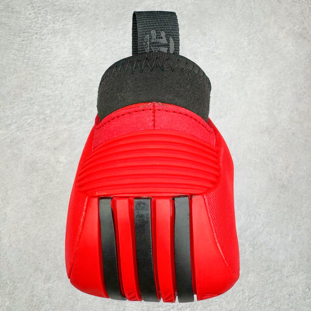 图片[8]-AD Harden Vol. 8 哈登八代签名篮球鞋 IE2696 采用了“袜套式”设计，在十多年前这一设计极为风靡，将帅气和简洁融为一体。现在Harden Vol. 8将袜套鞋领重新拾起，并配合内靴，易穿脱且包裹佳。泪滴形EVA结构骨架提供横向支持和快速移动时的稳定性。全掌JET BOOST科技提供缓震和能量反馈，助你整场保持活力。多向“JH”抓地纹路设计提供优秀抓地力，使球员能够在场上迅速变向、急停或启动，更好地掌控比赛。尺码：40 40.5 41 42 42.5 43 44 44.5 45 46-选品中心