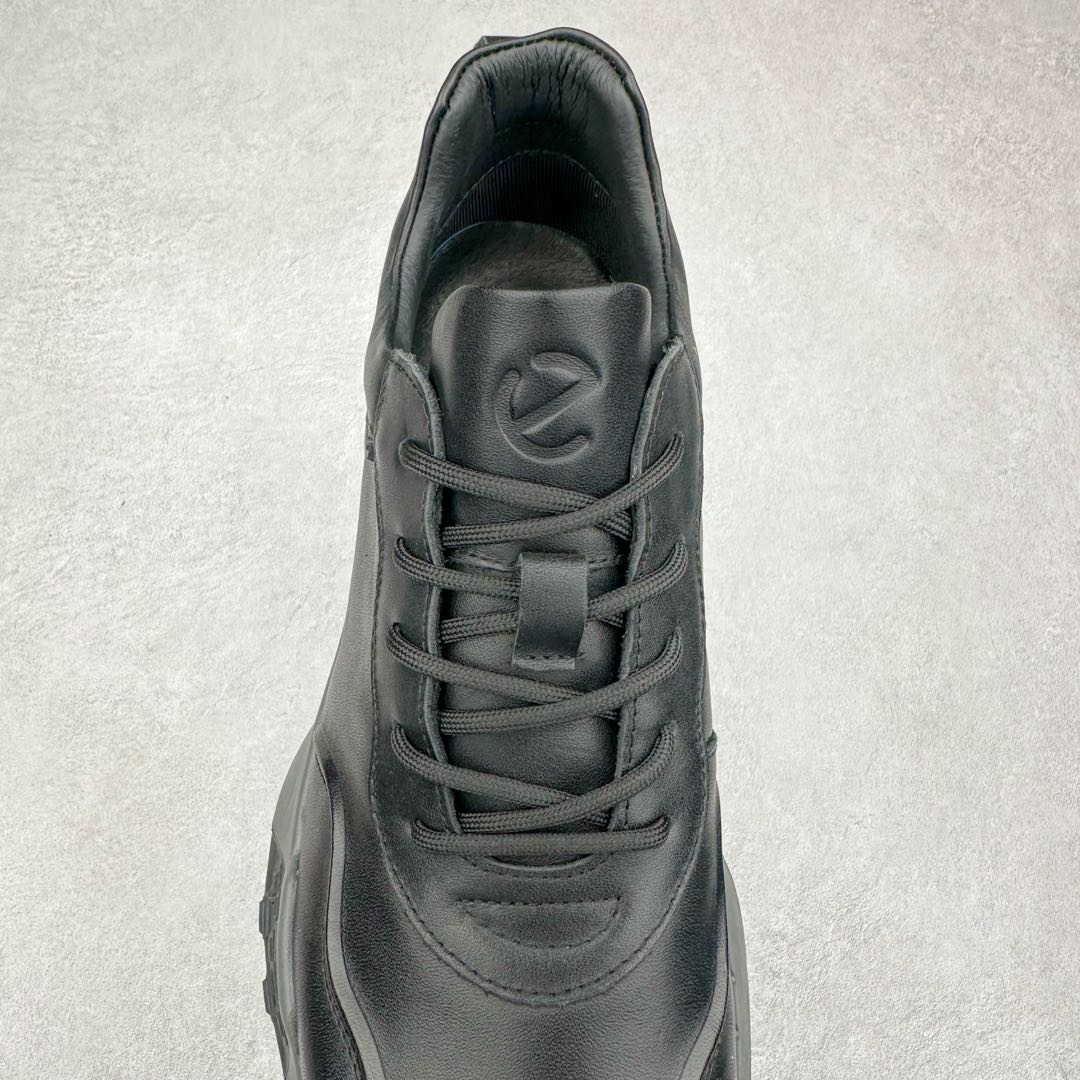 图片[5]-Ecco爱步男鞋新款运动鞋 跑鞋厚底增高老爹鞋 驱动系列全新款式 拼色拼接鞋面 时尚有型 牛皮与纺织品拼接 脚感舒适 出街有型 贴心套脚系带设计 舒适包裹双足 柔软细腻，亲肤透气 以摩托车粗犷胎纹为灵感 PU大底提供牵引性和支撑性 耐磨防滑提升稳定性 轻盈鞋底 舒适耐穿 户外出行 肆意洒脱 尺码：38 39 40 41 42 43 44（皮鞋码）-选品中心