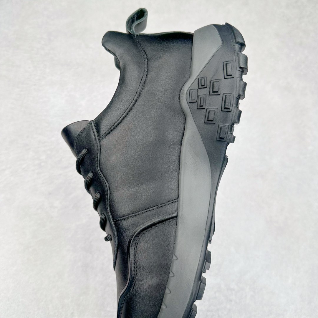 图片[7]-Ecco爱步男鞋新款运动鞋 跑鞋厚底增高老爹鞋 驱动系列全新款式 拼色拼接鞋面 时尚有型 牛皮与纺织品拼接 脚感舒适 出街有型 贴心套脚系带设计 舒适包裹双足 柔软细腻，亲肤透气 以摩托车粗犷胎纹为灵感 PU大底提供牵引性和支撑性 耐磨防滑提升稳定性 轻盈鞋底 舒适耐穿 户外出行 肆意洒脱 尺码：38 39 40 41 42 43 44（皮鞋码）-选品中心