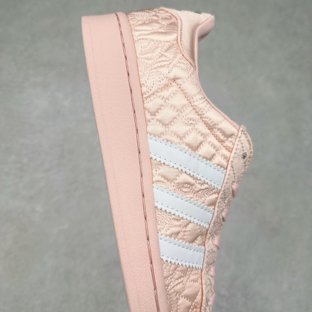 图片[6]-AD Originals Superstar 经典复古贝壳头板鞋 JQ8737 诞生于1969年 是第一双将全皮面鞋 身与橡胶鞋头结合在一起的低帮篮球鞋 Superstar最开始 是作为高帮篮球鞋Pro Model的低帮版本而出现的 但因为其独特和醒目的橡胶鞋头造型而让大家熟知 被大家形象地称为\\\”shelltoe\\\”贝壳头 在70年代的美国职业篮球场上 接近3/4的NBA球员都将这双Superstar作为场上用鞋 80年代之后 经过不断的改良和发展 Superstar逐渐成为横跨时装、音乐、街头文化、休闲和运动等各大领域的时尚潮鞋 尺码：36 36.5 37 38 38.5 39 40 40.5 41 42 42.5 43 44 44.5 45-选品中心