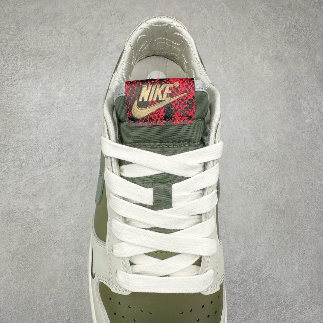 图片[5]-＃K1 NK Dunk Low 蛇年限定 米白绿 HV5980-231 全新支线性价比拉满 迎合行情定价 正确头层皮料 细节均购入原鞋校对开发 全套原纸板楦头加持 细节品控鞋型稳定 独家私模官方最新原厂磨具打造大底 鞋头坡度极致还原 原盒原配 玻璃冲刀 超高清洁度 全鞋零毛边皮料切割 正确中底布背胶中底布拉帮走线 尺码：36 36.5 37.5 38 38.5 39 40 40.5 41 42 42.5 43 44 44.5 45 46-选品中心