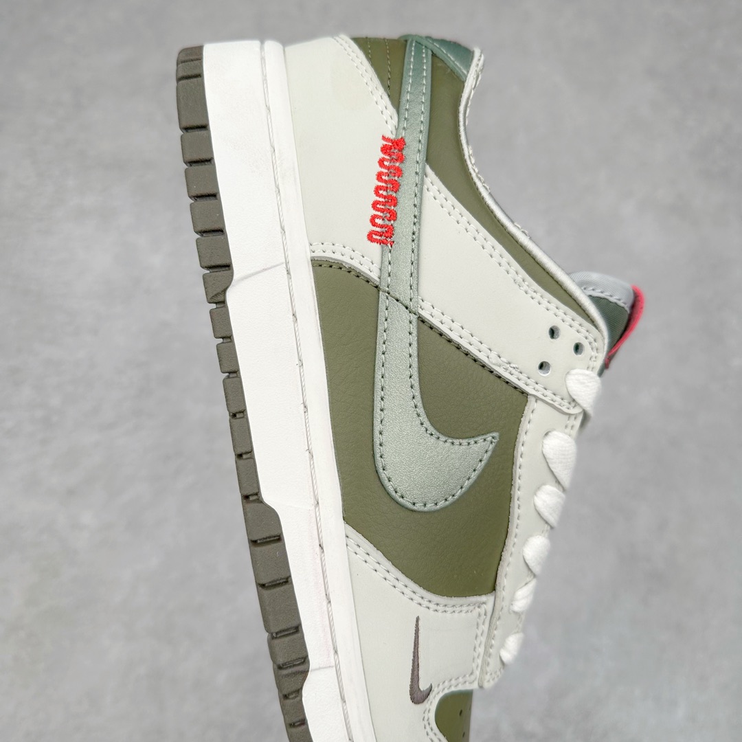 图片[6]-＃K1 NK Dunk Low 蛇年限定 米白绿 HV5980-231 全新支线性价比拉满 迎合行情定价 正确头层皮料 细节均购入原鞋校对开发 全套原纸板楦头加持 细节品控鞋型稳定 独家私模官方最新原厂磨具打造大底 鞋头坡度极致还原 原盒原配 玻璃冲刀 超高清洁度 全鞋零毛边皮料切割 正确中底布背胶中底布拉帮走线 尺码：36 36.5 37.5 38 38.5 39 40 40.5 41 42 42.5 43 44 44.5 45 46-选品中心