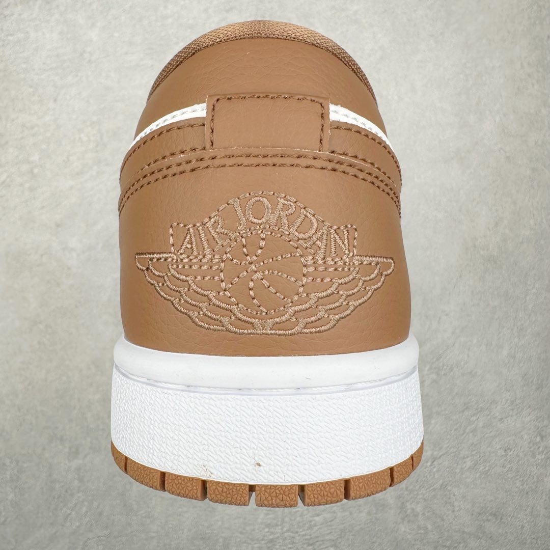 图片[8]-＃K版 Air Jordan AJ1 Low 低帮 白棕 DC0774-202 全新流水线出品 DT版本唯一平替选择 市场第二梯队最强版 全部原鞋开发 原楦原纸板开发 全鞋电脑针车 原厂内置全掌气垫 原盒内在原标 唯一Zp原版鞋带绑法 免检产品 全新2022版型 全头层皮料 完美零毛边处理 原厂配置全掌气垫 价格定位良心 几十个配色陆续出货 尺码：36 36.5 37.5 38 38.5 39 40 40.5 41 42 42.5 43 44 44.5 45 46 47.5-选品中心