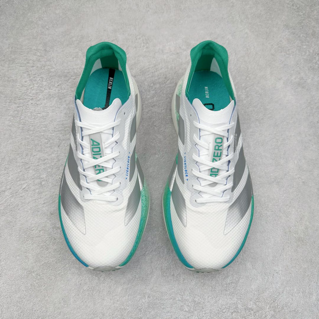 图片[2]-AD Adizero Eva SL M 零度进化版系列低帮轻便透气竞速休闲运动慢跑鞋 JR9707 相信大家对去年 adidas 横空出世的「顶级超跑」adiZero Adios Pro EVO 1 记忆犹新！不仅登顶阿迪史上最轻跑鞋宝座，更在接下来的全球马拉松赛事中，持续书写着惊人成绩，被网友戏称新一代「阿迪神鞋」全网刷屏！极简设计语言与强烈速度感和存在感的鞋侧三线，让人过目不忘，特别种草！其中定位于中长跑训练的 adidas Adizero Evo SL，整体外观造型与 adiZero Adios Pro EVO 1 非常相似。中底配置方面搭载全掌 Lightstrike Pro，鞋面采用透气网面示人，契合日常训练鞋的定位，更加耐用。外底给到了马牌橡胶，及类似上代竞速旗舰 adidas Adizero Adios Pro 3 区域分布。整体看下来无论是外观的鲜明辨识度，还是配置的扎实程度都很顶。尺码：36 36⅔ 37⅓ 38 38⅔ 39⅓ 40 40⅔ 41⅓ 42 42⅔ 43⅓ 44 45-选品中心