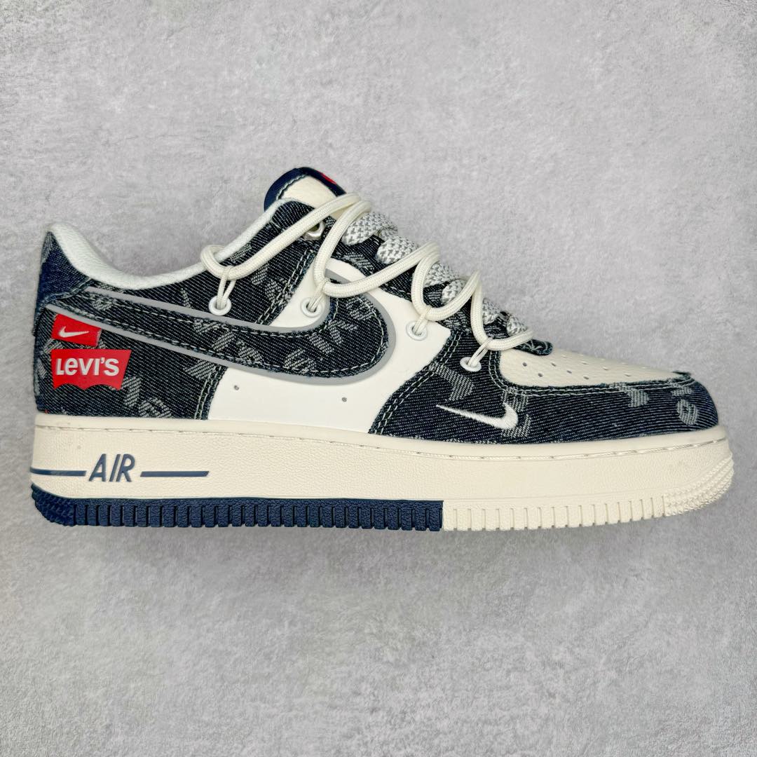 NK Air Force 1´07 Low 空军一号低帮百搭休闲运动板鞋 SJ1198-900 柔软、弹性十足的缓震性能和出色的中底设计 横跨复古与现代的外型结合 造就出风靡全球 三十多年的Force 1 直到今天还深受青睐 尺码:36 36.5 37.5 38 38.5 39 40 40.5 41 42 42.5 43 44 44.5 45-选品中心