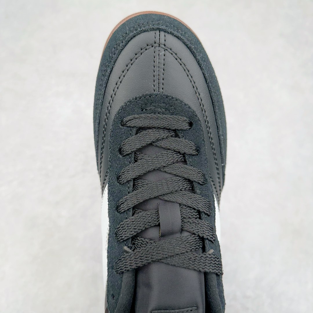 图片[4]-New Balance URC42 NB复古跑鞋 绒布拼接舒适耐磨跑步鞋限定 以更纯粹的复古风格设计打造的全新造型 侧身还以解构设计 将 N 字标志以做旧压花样式呈现 样式别具新意 则呈现出高级怀旧气质 也让鞋款在奢华时装风格与运动氛围之间达到了平衡 货号： URC42EBYH 尺码：36 37 37.5 38 38.5 39.5 40 40.5 41.5 42 42.5 43 44 45-选品中心