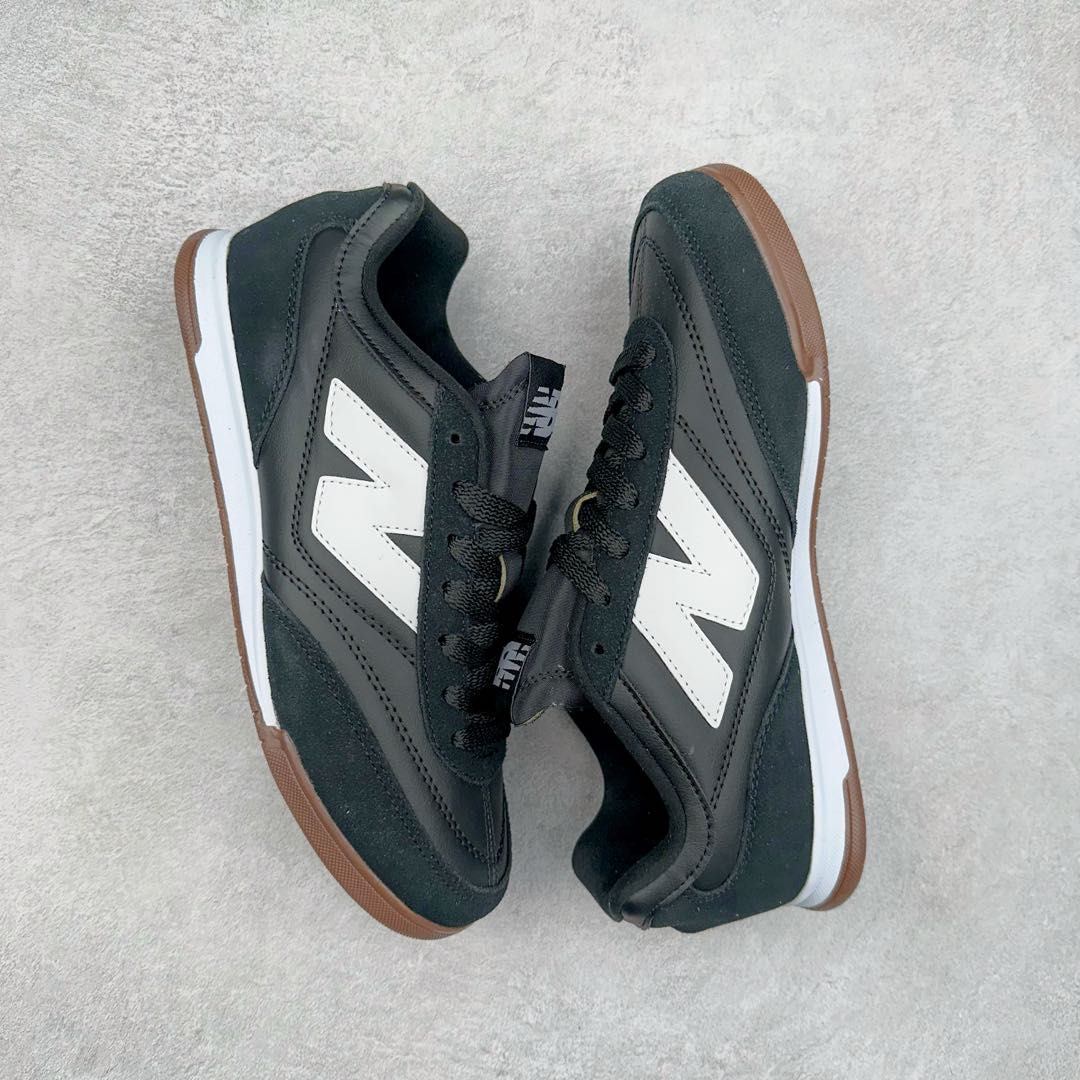 图片[3]-New Balance URC42 NB复古跑鞋 绒布拼接舒适耐磨跑步鞋限定 以更纯粹的复古风格设计打造的全新造型 侧身还以解构设计 将 N 字标志以做旧压花样式呈现 样式别具新意 则呈现出高级怀旧气质 也让鞋款在奢华时装风格与运动氛围之间达到了平衡 货号： URC42EBYH 尺码：36 37 37.5 38 38.5 39.5 40 40.5 41.5 42 42.5 43 44 45-选品中心