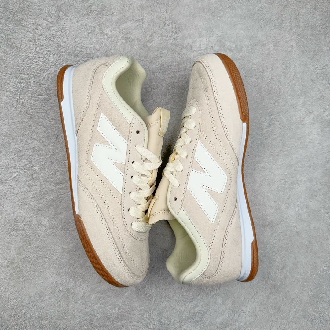 图片[3]-New Balance URC42 NB复古跑鞋 绒布拼接舒适耐磨跑步鞋限定 以更纯粹的复古风格设计打造的全新造型 侧身还以解构设计 将 N 字标志以做旧压花样式呈现 样式别具新意 则呈现出高级怀旧气质 也让鞋款在奢华时装风格与运动氛围之间达到了平衡 货号： URC42EBYH 尺码：36 37 37.5 38 38.5 39.5 40 40.5 41.5 42 42.5 43 44 45-选品中心