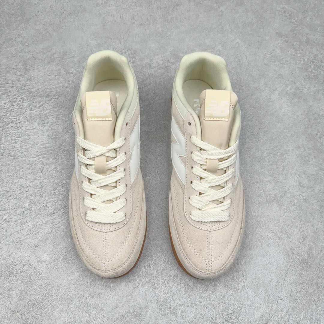 图片[2]-New Balance URC42 NB复古跑鞋 绒布拼接舒适耐磨跑步鞋限定 以更纯粹的复古风格设计打造的全新造型 侧身还以解构设计 将 N 字标志以做旧压花样式呈现 样式别具新意 则呈现出高级怀旧气质 也让鞋款在奢华时装风格与运动氛围之间达到了平衡 货号： URC42EBYH 尺码：36 37 37.5 38 38.5 39.5 40 40.5 41.5 42 42.5 43 44 45-选品中心