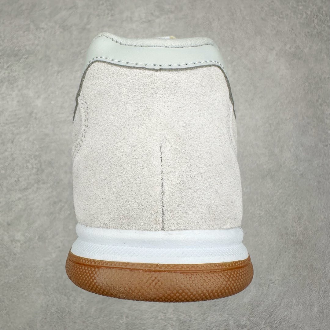 图片[8]-New Balance URC42 NB复古跑鞋 绒布拼接舒适耐磨跑步鞋限定 以更纯粹的复古风格设计打造的全新造型 侧身还以解构设计 将 N 字标志以做旧压花样式呈现 样式别具新意 则呈现出高级怀旧气质 也让鞋款在奢华时装风格与运动氛围之间达到了平衡 货号： URC42EBYH 尺码：36 37 37.5 38 38.5 39.5 40 40.5 41.5 42 42.5 43 44 45-选品中心