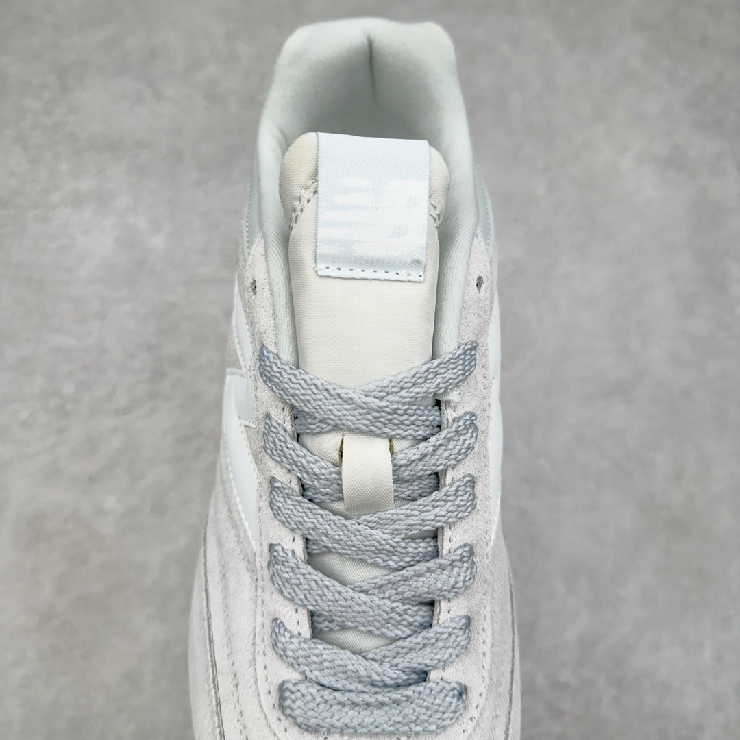 图片[5]-New Balance URC42 NB复古跑鞋 绒布拼接舒适耐磨跑步鞋限定 以更纯粹的复古风格设计打造的全新造型 侧身还以解构设计 将 N 字标志以做旧压花样式呈现 样式别具新意 则呈现出高级怀旧气质 也让鞋款在奢华时装风格与运动氛围之间达到了平衡 货号： URC42EBYH 尺码：36 37 37.5 38 38.5 39.5 40 40.5 41.5 42 42.5 43 44 45-选品中心