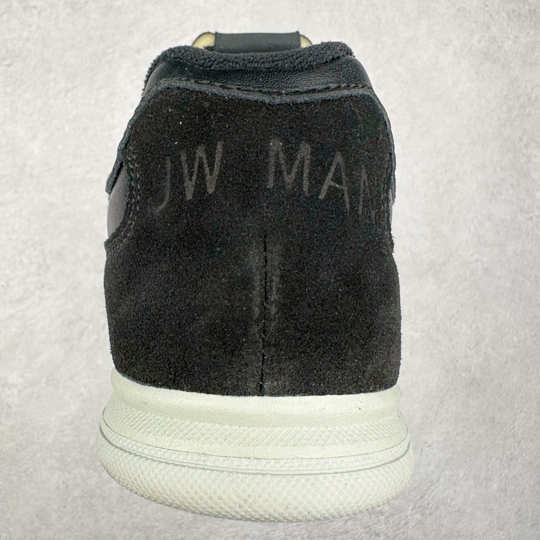 图片[8]-New Balance URC42 NB复古跑鞋 绒布拼接舒适耐磨跑步鞋限定 以更纯粹的复古风格设计打造的全新造型 侧身还以解构设计 将 N 字标志以做旧压花样式呈现 样式别具新意 则呈现出高级怀旧气质 也让鞋款在奢华时装风格与运动氛围之间达到了平衡 货号： URC42EBYH 尺码：36 37 37.5 38 38.5 39.5 40 40.5 41.5 42 42.5 43 44 45-选品中心