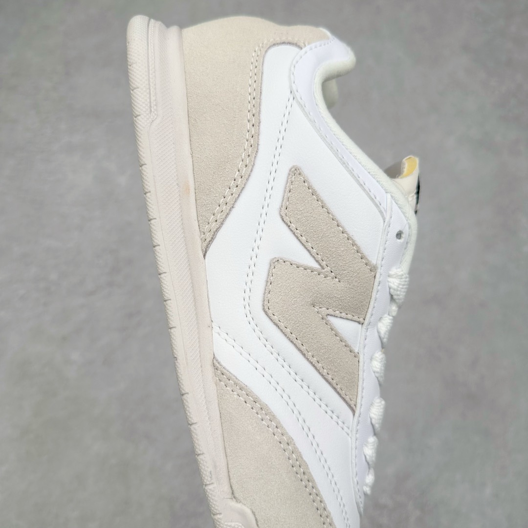 图片[6]-New Balance URC42 NB复古跑鞋 绒布拼接舒适耐磨跑步鞋限定 以更纯粹的复古风格设计打造的全新造型 侧身还以解构设计 将 N 字标志以做旧压花样式呈现 样式别具新意 则呈现出高级怀旧气质 也让鞋款在奢华时装风格与运动氛围之间达到了平衡 货号： URC42EBYH 尺码：36 37 37.5 38 38.5 39.5 40 40.5 41.5 42 42.5 43 44 45-选品中心