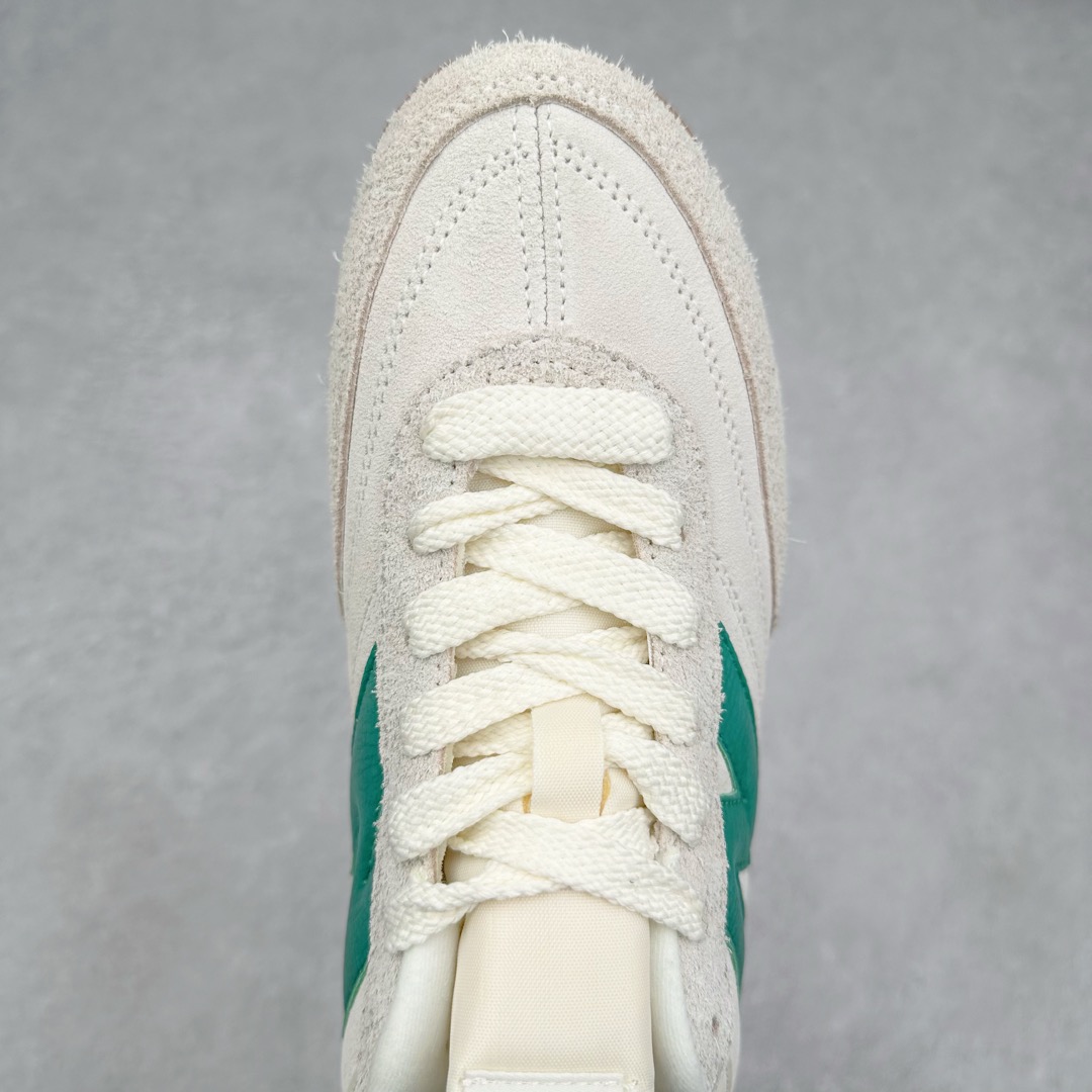 图片[4]-New Balance URC42 NB复古跑鞋 绒布拼接舒适耐磨跑步鞋限定 以更纯粹的复古风格设计打造的全新造型 侧身还以解构设计 将 N 字标志以做旧压花样式呈现 样式别具新意 则呈现出高级怀旧气质 也让鞋款在奢华时装风格与运动氛围之间达到了平衡 货号： URC42EBYH 尺码：36 37 37.5 38 38.5 39.5 40 40.5 41.5 42 42.5 43 44 45-选品中心