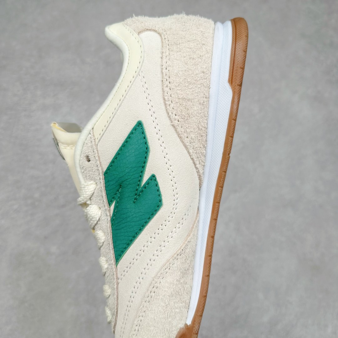 图片[7]-New Balance URC42 NB复古跑鞋 绒布拼接舒适耐磨跑步鞋限定 以更纯粹的复古风格设计打造的全新造型 侧身还以解构设计 将 N 字标志以做旧压花样式呈现 样式别具新意 则呈现出高级怀旧气质 也让鞋款在奢华时装风格与运动氛围之间达到了平衡 货号： URC42EBYH 尺码：36 37 37.5 38 38.5 39.5 40 40.5 41.5 42 42.5 43 44 45-选品中心
