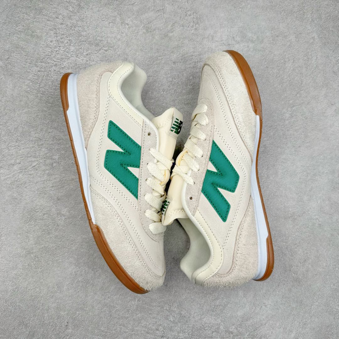 图片[3]-New Balance URC42 NB复古跑鞋 绒布拼接舒适耐磨跑步鞋限定 以更纯粹的复古风格设计打造的全新造型 侧身还以解构设计 将 N 字标志以做旧压花样式呈现 样式别具新意 则呈现出高级怀旧气质 也让鞋款在奢华时装风格与运动氛围之间达到了平衡 货号： URC42EBYH 尺码：36 37 37.5 38 38.5 39.5 40 40.5 41.5 42 42.5 43 44 45-选品中心