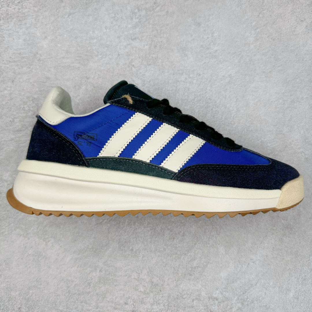 图片[6]-AD SL72 RS系列德训足球风百搭低帮休闲运动板鞋 阿迪达斯Originals推出复古「T头鞋」造型的SL72鞋款复刻，有男女两款可选。男生款为SL72RS，鞋型挺立饱满，鞋底增加高度，采用麂皮与布面制作，符合复古氛围；女生款为SL72OGW，致敬经典款式，鞋身纤细，还原70年代设计，以绿色呈现，点缀金色细节。多款配色可选。「T 头鞋」这两年有多火大家见到了吧？明星、穿搭博主几乎人手一双，凭借复古味的外观，以及亲民的价格，同样成为了不少球鞋玩家日常上脚首选。近日 adidas Originals 将有「T 头鞋」造型的诞生于 1972 年的 SL72 鞋款复刻带回，各位买鞋又有新选择了。1972 年 SL72 问世后，引领了后来阿迪达斯的跑鞋发展方向，其中「SL」代表了 Super Light，彰显了产品轻便的特性。1972 年 SL72 问世后，引领了后来阿迪达斯的跑鞋发展方向，其中「SL」代表了 Super Light，彰显了产品轻便的特性。这次 adidas Originals 延续其轻质经典的基因，带来男女两款 SL72。男生款带来 SL72 RS 鞋型，RS 意为 Reshaped（重塑），鞋款在保留了经典的外观基础上，在尼龙材质里增加了填充物，使鞋型更加挺立和饱满，鞋头则更加圆润，鞋底的 EVA 材质则增加了鞋款的高度。女生款则带来 SL72 OG W 鞋型，OG 顾名思义则是致敬经典款式，相较于 RS（Reshaped）鞋款，鞋身更加纤细，其整体鞋身轮廓、线条、细节、材质上尊崇 70 年代 SL72 的设计，还原经典味道。尺码：36 36⅔ 37⅓ 38 38⅔ 39⅓ 40 40⅔ 41⅓ 42 42⅔ 43⅓ 44 44⅔ 45-选品中心