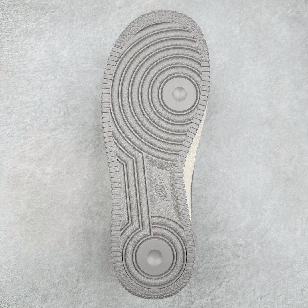 图片[9]-NK Air Force 1´07 Low 空军一号低帮百搭休闲运动板鞋 BB7518-020 柔软、弹性十足的缓震性能和出色的中底设计 横跨复古与现代的外型结合 造就出风靡全球 三十多年的Force 1 直到今天还深受青睐 尺码：36 36.5 37.5 38 38.5 39 40 40.5 41 42 42.5 43 44 44.5 45-选品中心