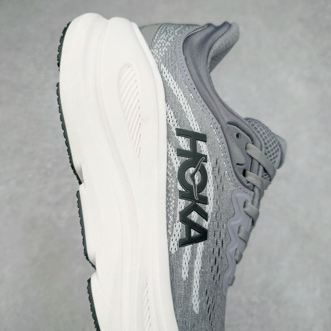 图片[6]-HOKA ONE ONE Bondi 9 WIDE 邦迪九代舒适防滑耐磨低帮休闲跑步鞋 HOKA ONE ONE是来自美国的跑步鞋知名品牌，创立于2009年，始终致力于为所有跑者提供更新、更好的跑步装备。相比常规跑鞋，HOKA ONE ONE特别研发使用性能独特的几何形跑鞋中底，此种鞋底更厚、更高、回弹性也更好，除了卓越的缓冲性能，它还能內各种阶段的跑者带来更具动感、更加稳定的跑步体验。HOKAONE ONE从设计之初就清楚意识到，要保证跑者步幅的均匀一致，双脚自然而然的运动至关重要。尺码：36 36.5 37.5 38 38.5 39 40 40.5 41 42 42.5 43 44 44.5 45-选品中心