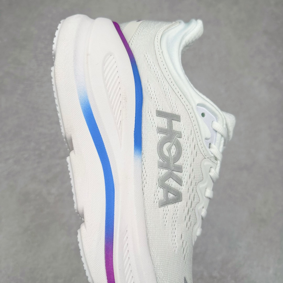 图片[6]-HOKA ONE ONE Bondi 9 WIDE 邦迪九代舒适防滑耐磨低帮休闲跑步鞋 HOKA ONE ONE是来自美国的跑步鞋知名品牌，创立于2009年，始终致力于为所有跑者提供更新、更好的跑步装备。相比常规跑鞋，HOKA ONE ONE特别研发使用性能独特的几何形跑鞋中底，此种鞋底更厚、更高、回弹性也更好，除了卓越的缓冲性能，它还能內各种阶段的跑者带来更具动感、更加稳定的跑步体验。HOKAONE ONE从设计之初就清楚意识到，要保证跑者步幅的均匀一致，双脚自然而然的运动至关重要。尺码：36 36.5 37.5 38 38.5 39 40 40.5 41 42 42.5 43 44 44.5 45-选品中心