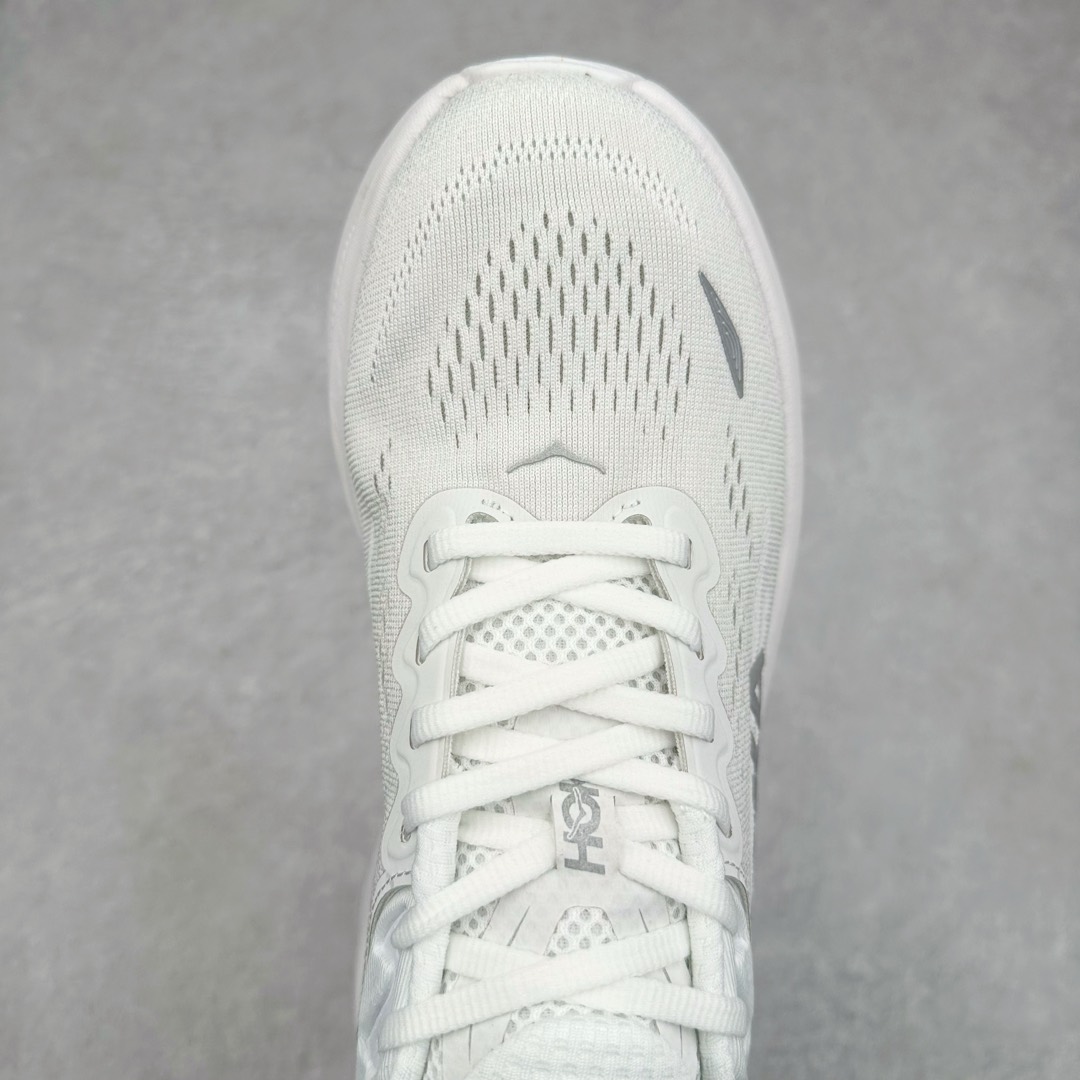 图片[4]-HOKA ONE ONE Bondi 9 WIDE 邦迪九代舒适防滑耐磨低帮休闲跑步鞋 HOKA ONE ONE是来自美国的跑步鞋知名品牌，创立于2009年，始终致力于为所有跑者提供更新、更好的跑步装备。相比常规跑鞋，HOKA ONE ONE特别研发使用性能独特的几何形跑鞋中底，此种鞋底更厚、更高、回弹性也更好，除了卓越的缓冲性能，它还能內各种阶段的跑者带来更具动感、更加稳定的跑步体验。HOKAONE ONE从设计之初就清楚意识到，要保证跑者步幅的均匀一致，双脚自然而然的运动至关重要。尺码：36 36.5 37.5 38 38.5 39 40 40.5 41 42 42.5 43 44 44.5 45-选品中心