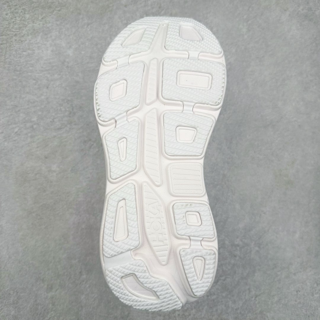 图片[9]-HOKA ONE ONE Bondi 9 WIDE 邦迪九代舒适防滑耐磨低帮休闲跑步鞋 HOKA ONE ONE是来自美国的跑步鞋知名品牌，创立于2009年，始终致力于为所有跑者提供更新、更好的跑步装备。相比常规跑鞋，HOKA ONE ONE特别研发使用性能独特的几何形跑鞋中底，此种鞋底更厚、更高、回弹性也更好，除了卓越的缓冲性能，它还能內各种阶段的跑者带来更具动感、更加稳定的跑步体验。HOKAONE ONE从设计之初就清楚意识到，要保证跑者步幅的均匀一致，双脚自然而然的运动至关重要。尺码：36 36.5 37.5 38 38.5 39 40 40.5 41 42 42.5 43 44 44.5 45-选品中心