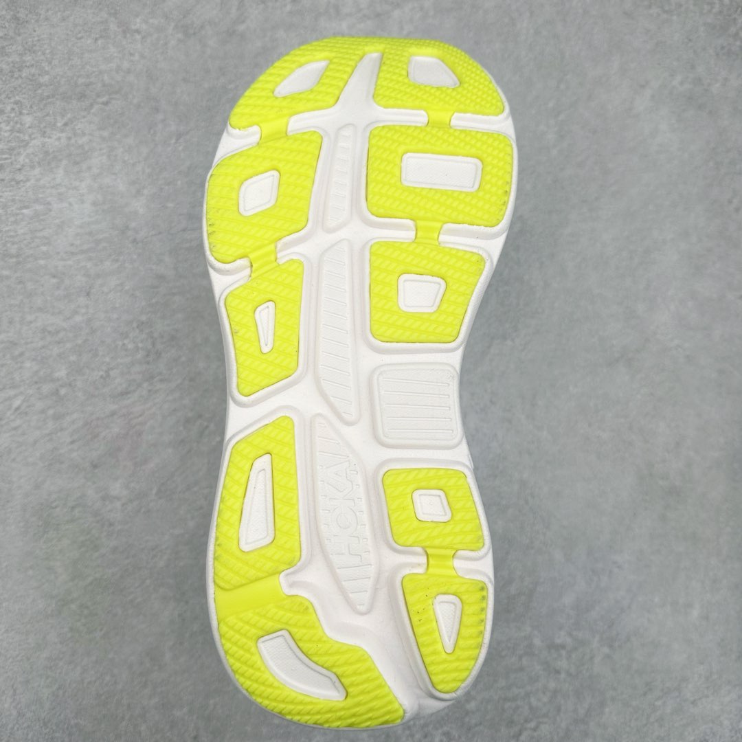 图片[9]-HOKA ONE ONE Bondi 9 WIDE 邦迪九代舒适防滑耐磨低帮休闲跑步鞋 HOKA ONE ONE是来自美国的跑步鞋知名品牌，创立于2009年，始终致力于为所有跑者提供更新、更好的跑步装备。相比常规跑鞋，HOKA ONE ONE特别研发使用性能独特的几何形跑鞋中底，此种鞋底更厚、更高、回弹性也更好，除了卓越的缓冲性能，它还能內各种阶段的跑者带来更具动感、更加稳定的跑步体验。HOKAONE ONE从设计之初就清楚意识到，要保证跑者步幅的均匀一致，双脚自然而然的运动至关重要。尺码：36 36.5 37.5 38 38.5 39 40 40.5 41 42 42.5 43 44 44.5 45-选品中心