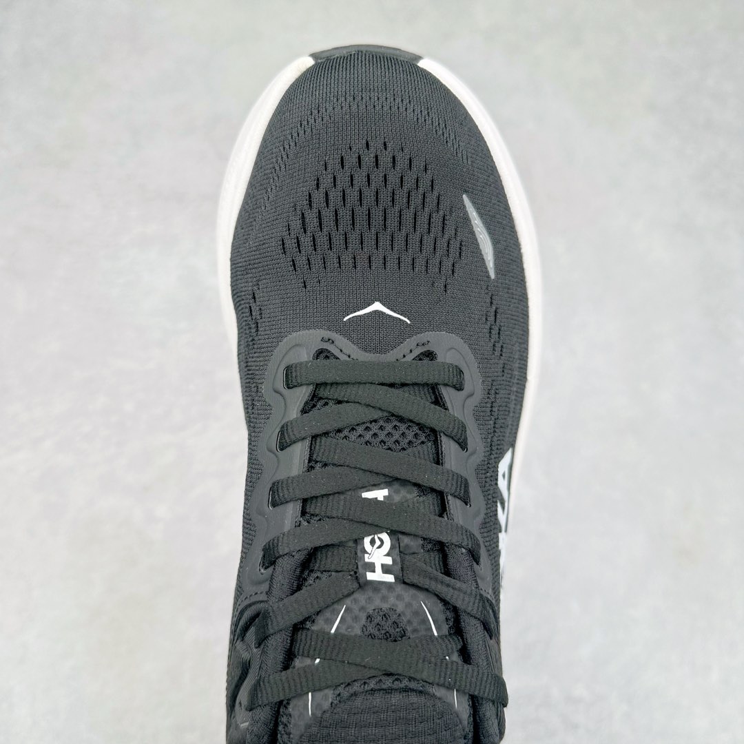 图片[4]-HOKA ONE ONE Bondi 9 WIDE 邦迪九代舒适防滑耐磨低帮休闲跑步鞋 HOKA ONE ONE是来自美国的跑步鞋知名品牌，创立于2009年，始终致力于为所有跑者提供更新、更好的跑步装备。相比常规跑鞋，HOKA ONE ONE特别研发使用性能独特的几何形跑鞋中底，此种鞋底更厚、更高、回弹性也更好，除了卓越的缓冲性能，它还能內各种阶段的跑者带来更具动感、更加稳定的跑步体验。HOKAONE ONE从设计之初就清楚意识到，要保证跑者步幅的均匀一致，双脚自然而然的运动至关重要。尺码：36 36.5 37.5 38 38.5 39 40 40.5 41 42 42.5 43 44 44.5 45-选品中心