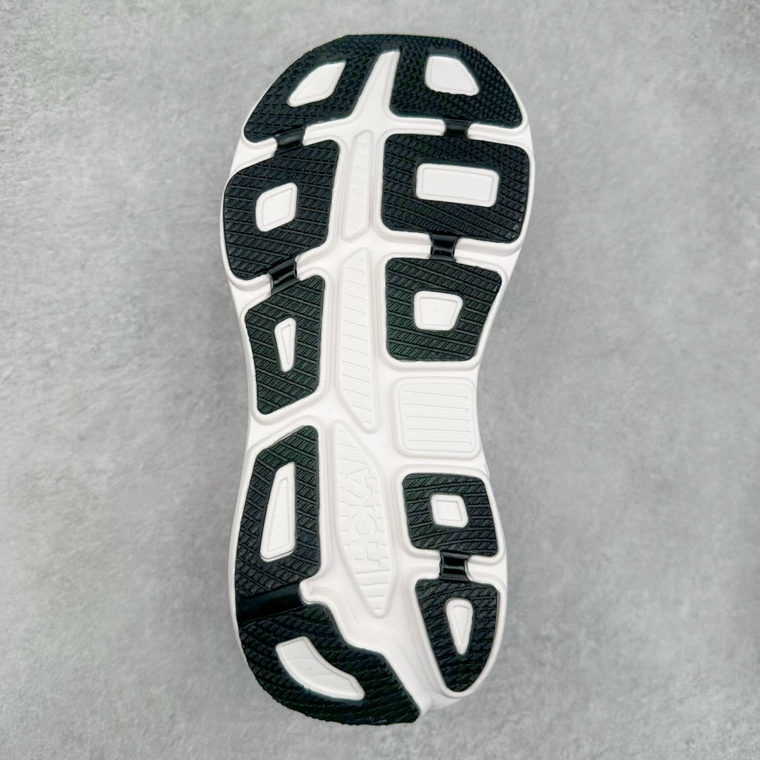 图片[9]-HOKA ONE ONE Bondi 9 WIDE 邦迪九代舒适防滑耐磨低帮休闲跑步鞋 HOKA ONE ONE是来自美国的跑步鞋知名品牌，创立于2009年，始终致力于为所有跑者提供更新、更好的跑步装备。相比常规跑鞋，HOKA ONE ONE特别研发使用性能独特的几何形跑鞋中底，此种鞋底更厚、更高、回弹性也更好，除了卓越的缓冲性能，它还能內各种阶段的跑者带来更具动感、更加稳定的跑步体验。HOKAONE ONE从设计之初就清楚意识到，要保证跑者步幅的均匀一致，双脚自然而然的运动至关重要。尺码：36 36.5 37.5 38 38.5 39 40 40.5 41 42 42.5 43 44 44.5 45-选品中心