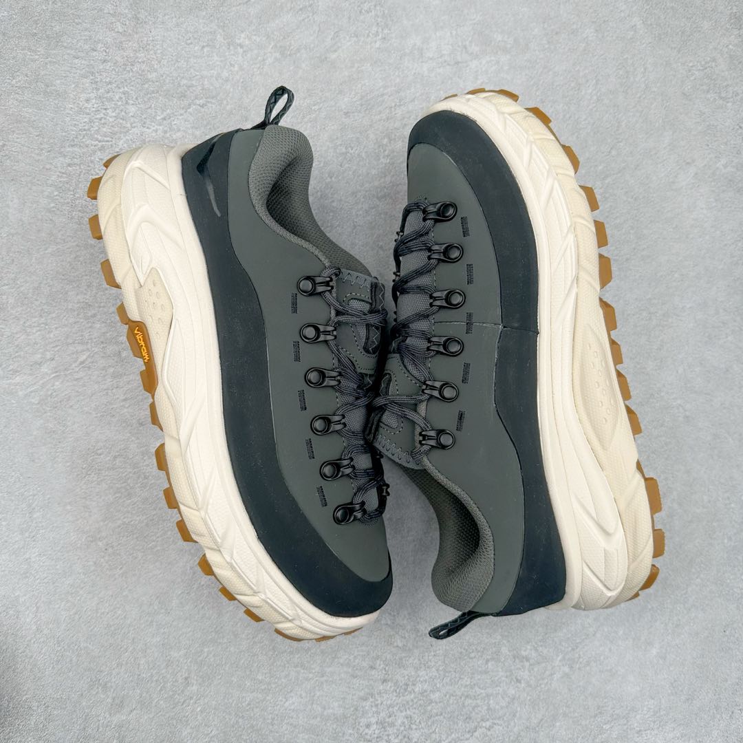 图片[3]-＃纯原 HOKA ONE ONE Tor Uitra Low 托亚潮流户外越野登山功能鞋 鞋款利用机能、户外、复古元素将都市型格与户外机能无缝结合 既能自由穿梭于城市的钢筋水泥之间 也能轻松演绎山系潮流搭配 全粒面皮革结合模压鞋口 提升持久耐穿度 直至鞋头的鞋带设计 舒适灵活的调节 搭配鞋头处HOKA ONE ONE飞翼纹饰 营造了个性十足的张扬气场 Tor Ultra 配备 Vibram® 鞋底与 EVA 和RMAT® 中底 给穿著者最佳的抓地力及舒适性 另外中底的金属摇杆可稳定脚部行程 当走过崎岖山路时依然让脚部得到平稳的感觉 而整对鞋以皮革和耐用尼龙布材打造 与坚固的鞋底相结合 可以牢固地支撑脚部和脚踝 另外外层搭载的Event技术 保持鞋履防水以及鞋内透气作用 尺码：36 36.5 37.5 38 38.5 39 40 40.5 41 42 42.5 43 44 44.5 45-选品中心